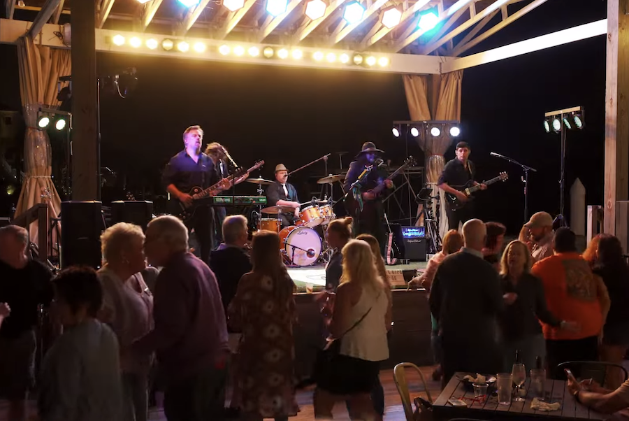 Free Concert: Julio & the Saltines